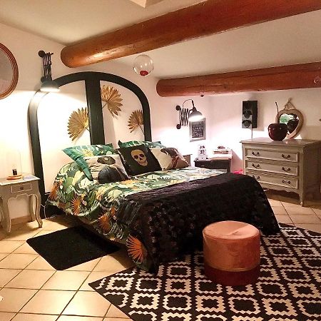 Maison D'Hotes Le Mas De Lila Вер-Пон-дю-Гар Экстерьер фото