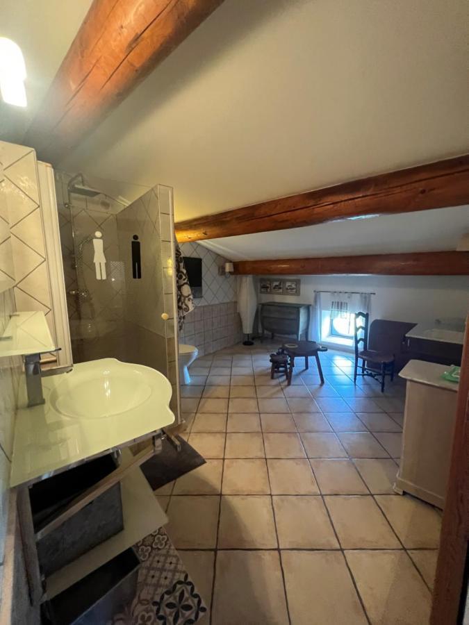 Maison D'Hotes Le Mas De Lila Вер-Пон-дю-Гар Экстерьер фото